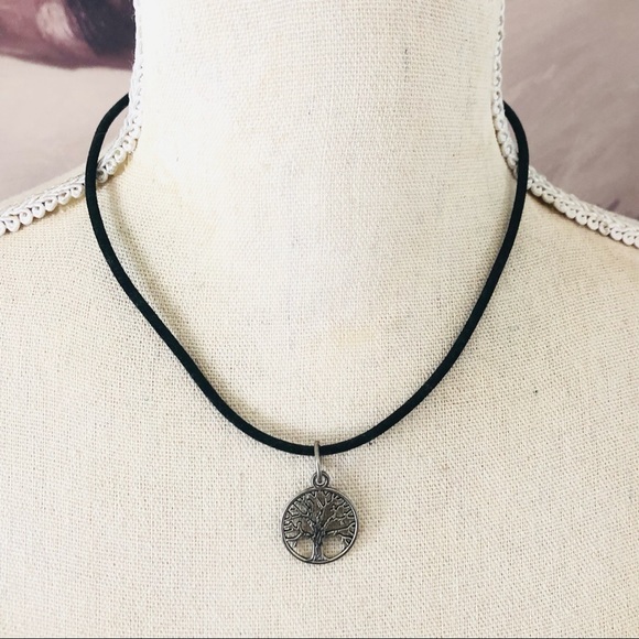Tree of life pendant on velvet cord choker necklace - Picture 1 of 5